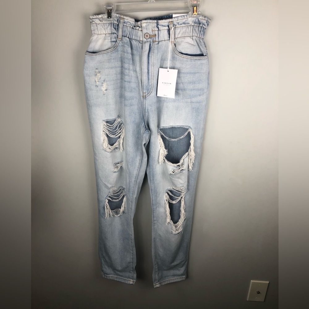 NWT Kancan Juniors Mom Jeans High Rise Distressed Tapered Leg 9/28 Light…